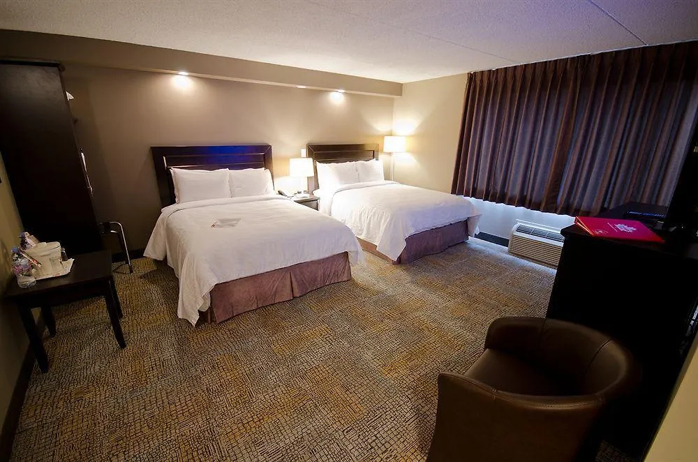 Express By Canad Inns Winnipeg Hotel